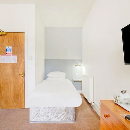 Oyo Eastbank Hotel, Speyside Scotland Rothes Extérieur photo